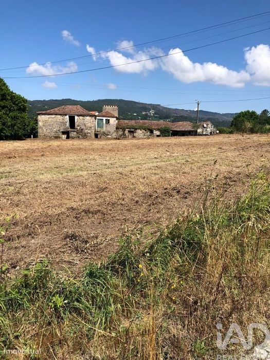Terreno em Vila Boa do Bispo de 1925,00 m2