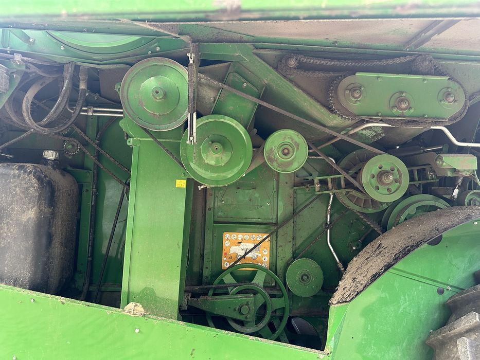 Комбайн John Deere W330