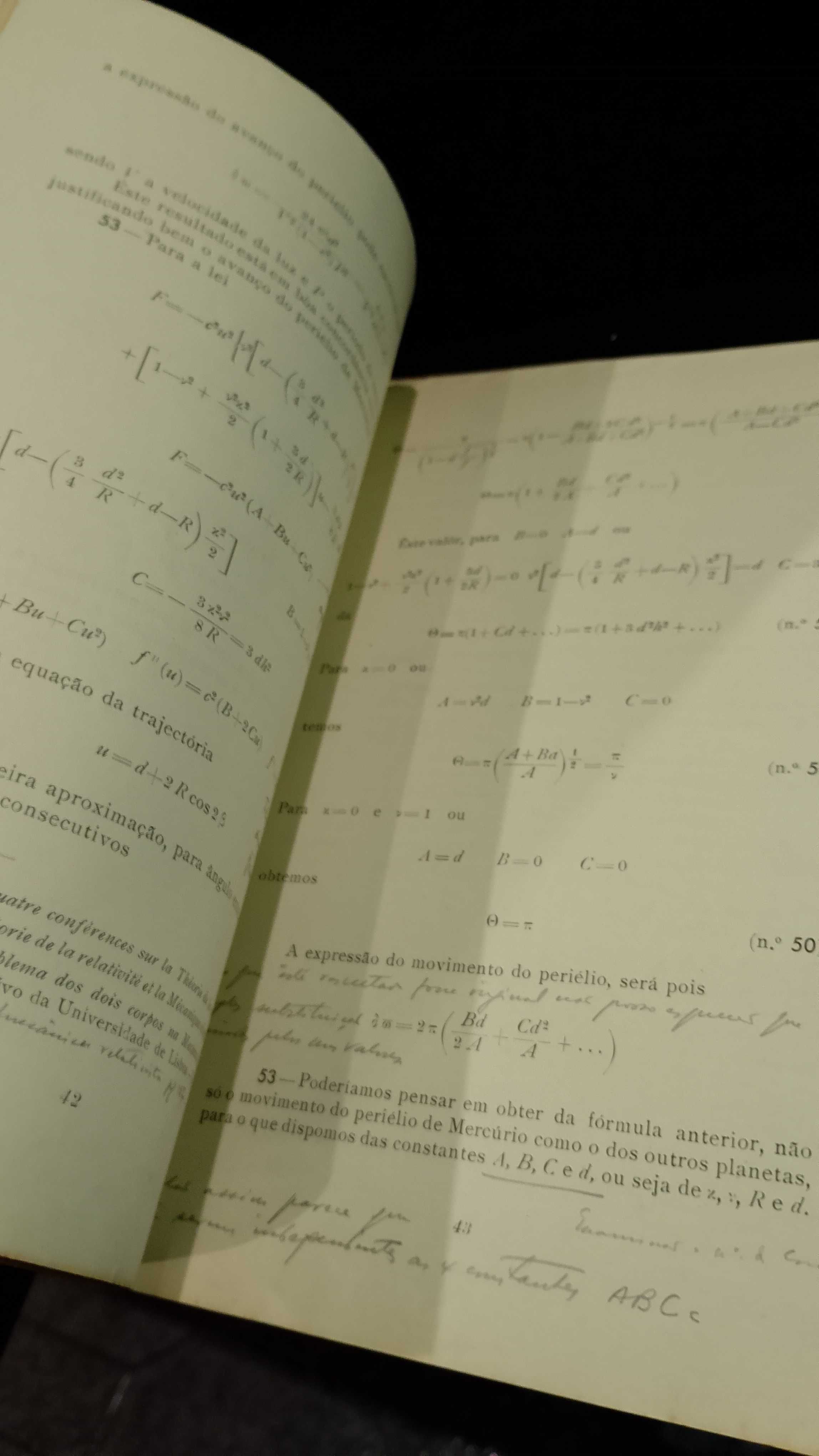 Forças Centrais e Gravitação "Dissertação" 1942