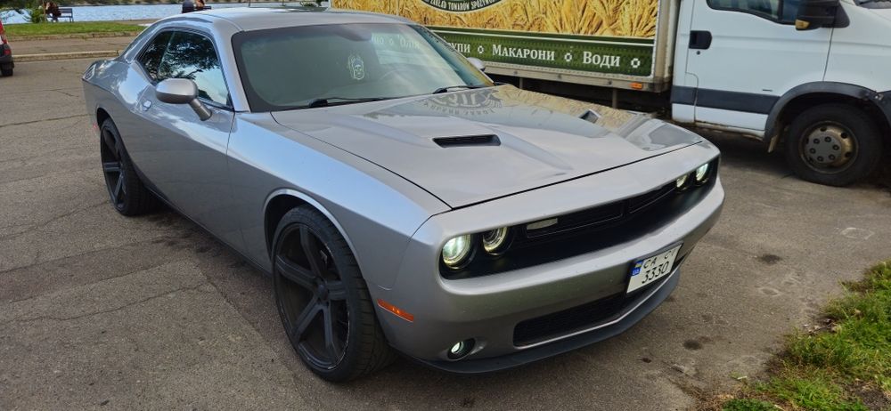 Продам dodge challenger 3.6