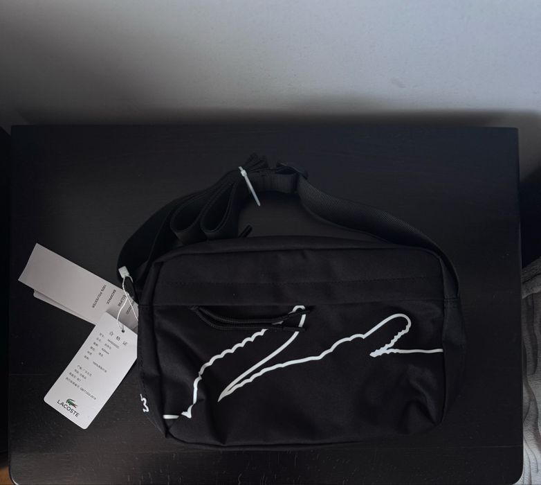 Сумка через плече lacoste