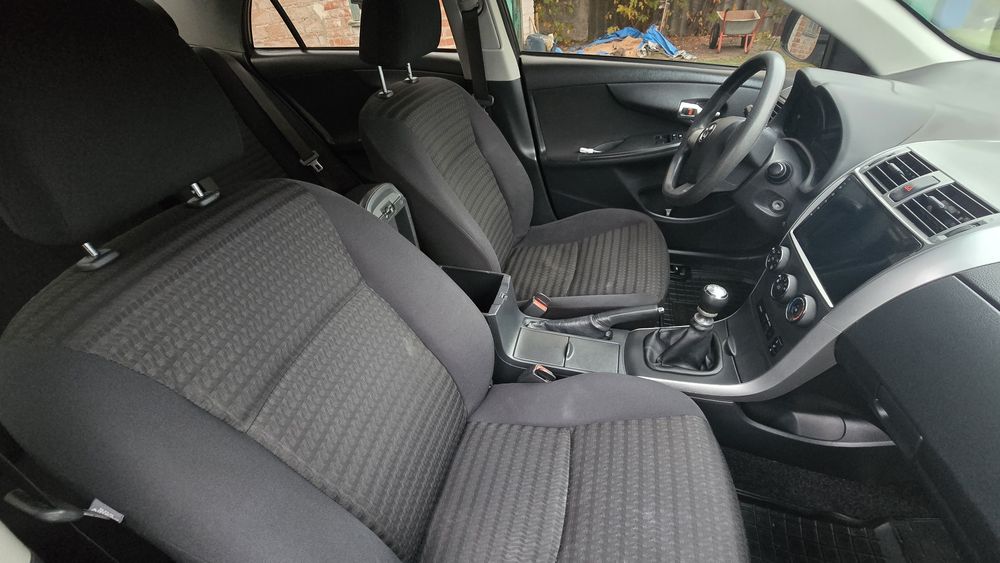 Продаю Toyota Corolla 2011г