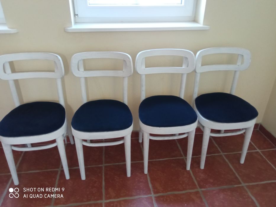 Komplet przedwojennych krzeseł