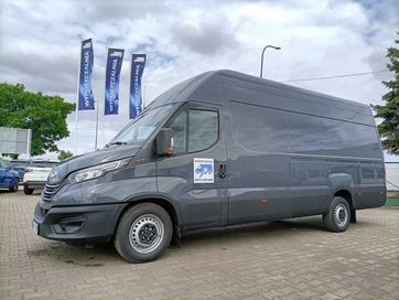 Wynajmij busa - Iveco Daily furgon 18 m3 / hak / blaszak