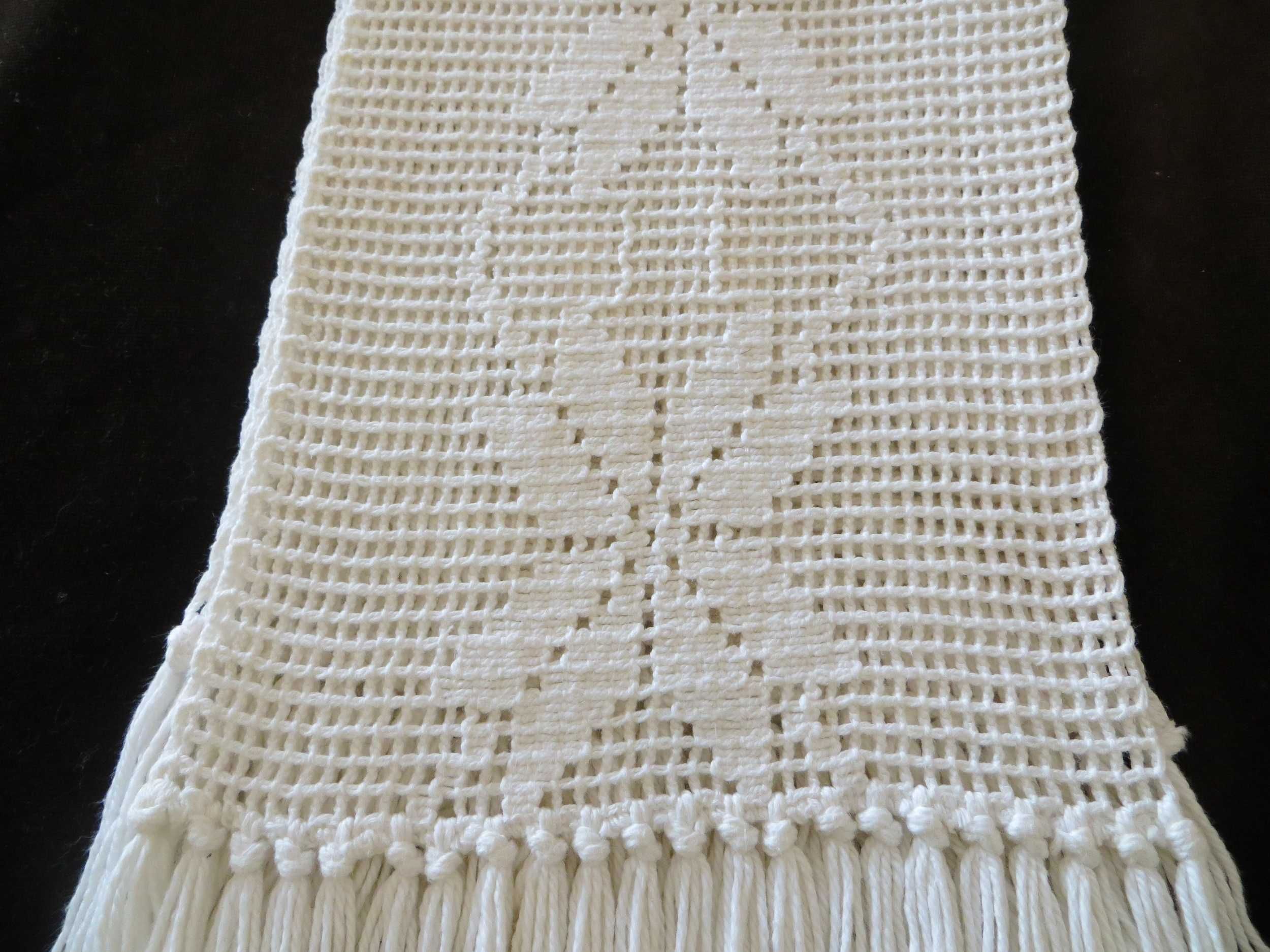 Antiguidades Napperon em crochet, Feito à Mão, branco, c/ 2,20 m