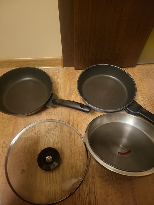 Сковородки ,цена за 2 штуки