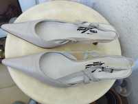Vendo sapatos cerimónia bege