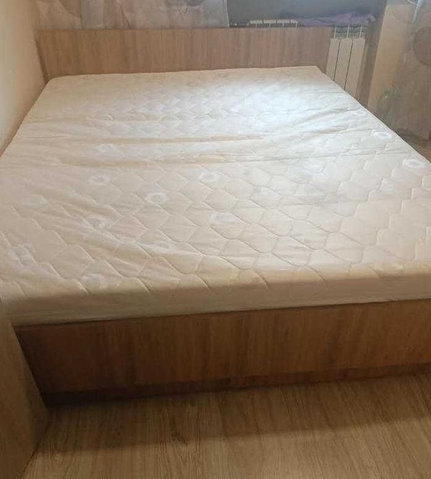 Łóżko z materacem 160x200 komplet. Stan bardzo dobry, Wytrzymałe.