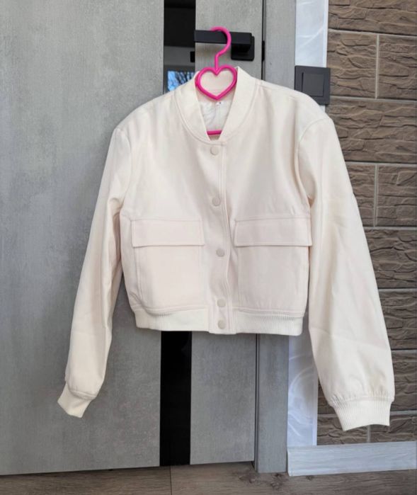 Бомбер молочний жін