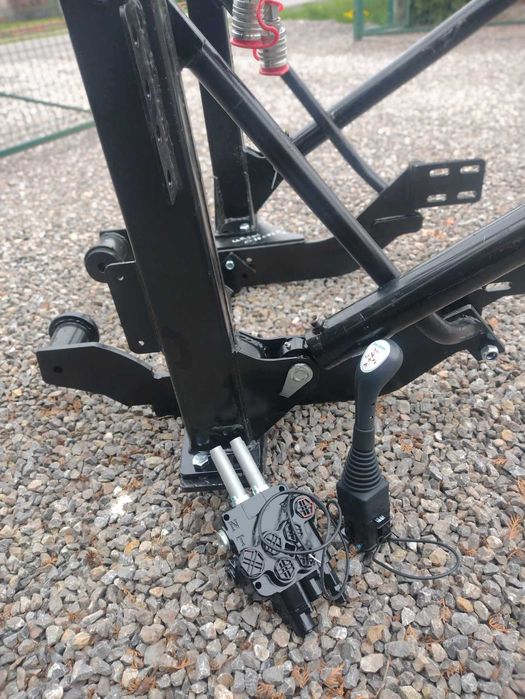 Ładowacz czołowy ROLAGRO model V-700 Transport