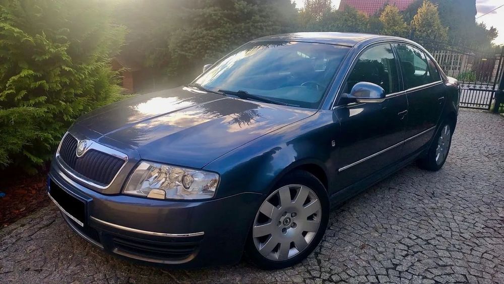Skoda Superb Praha ! Full opcja ! Mały przebieg !