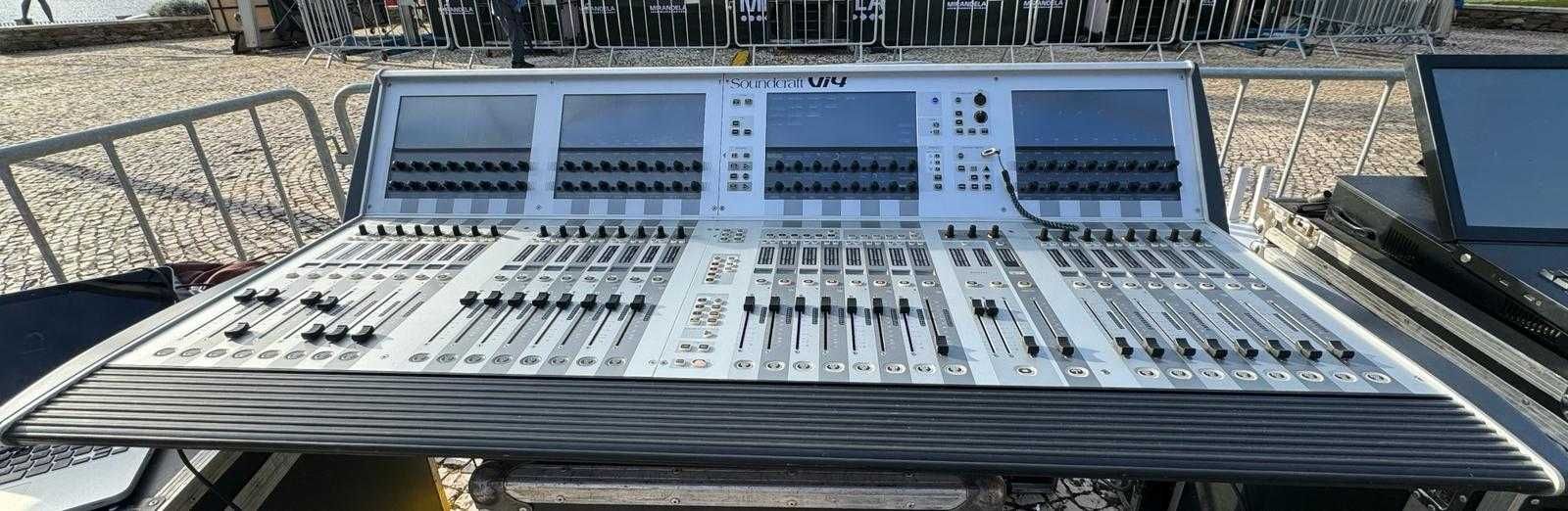 Soundcraft VI400