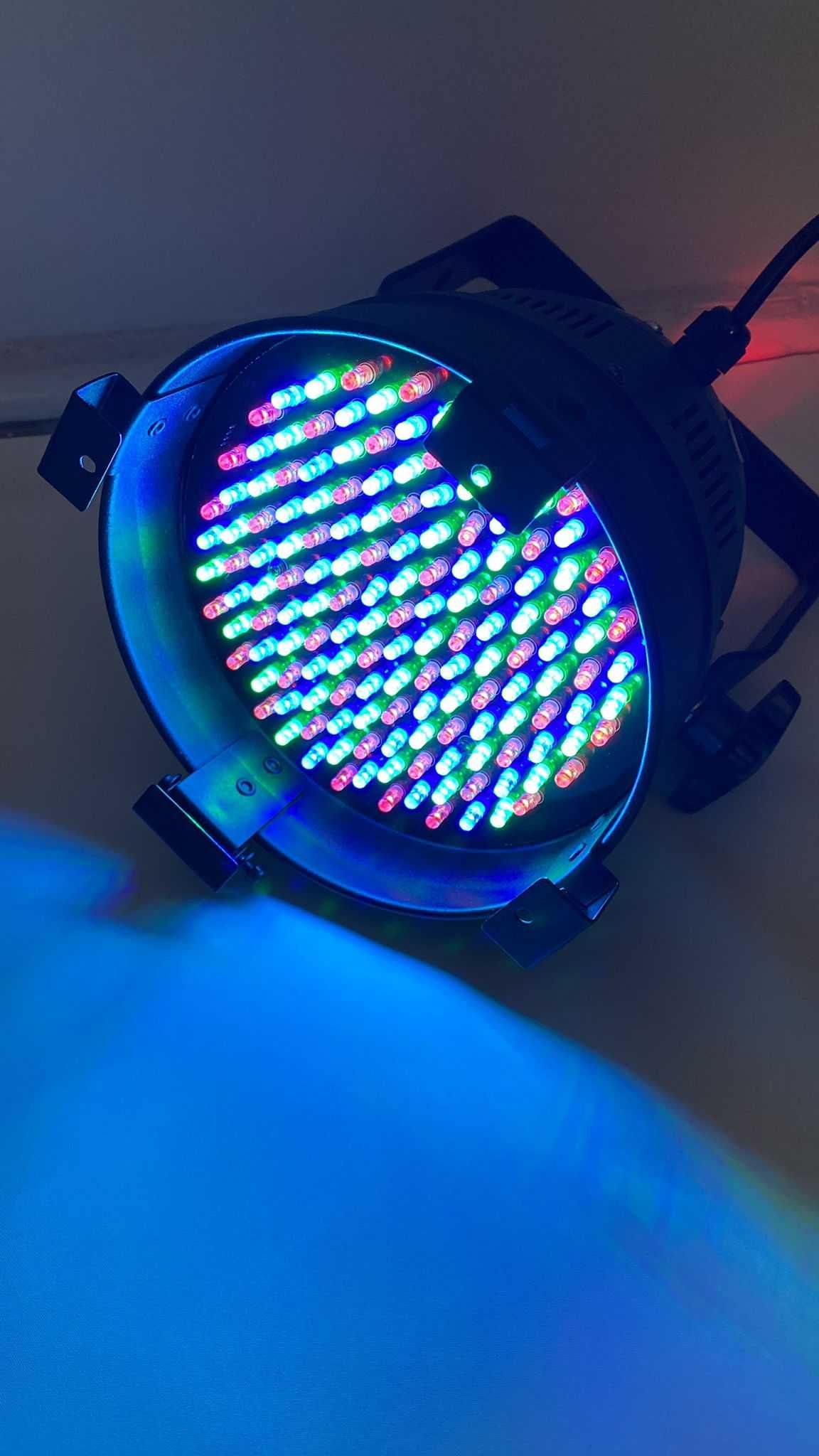 Lampy Led 56 par z DMX  z czujnikiem mikrofonowym