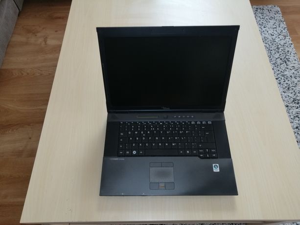 Laptop Esprimo Mobile X9515