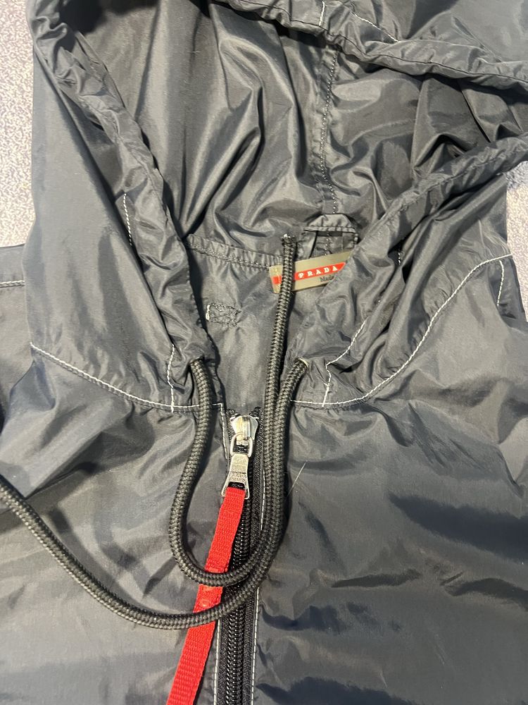 Вітровка prada logo