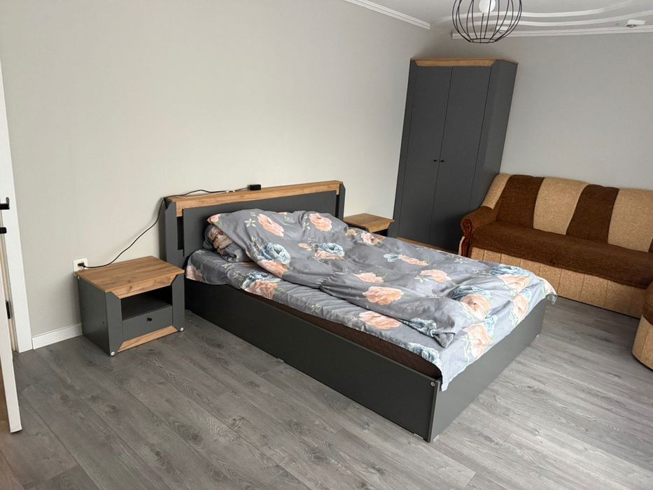 Здам на рік і більше