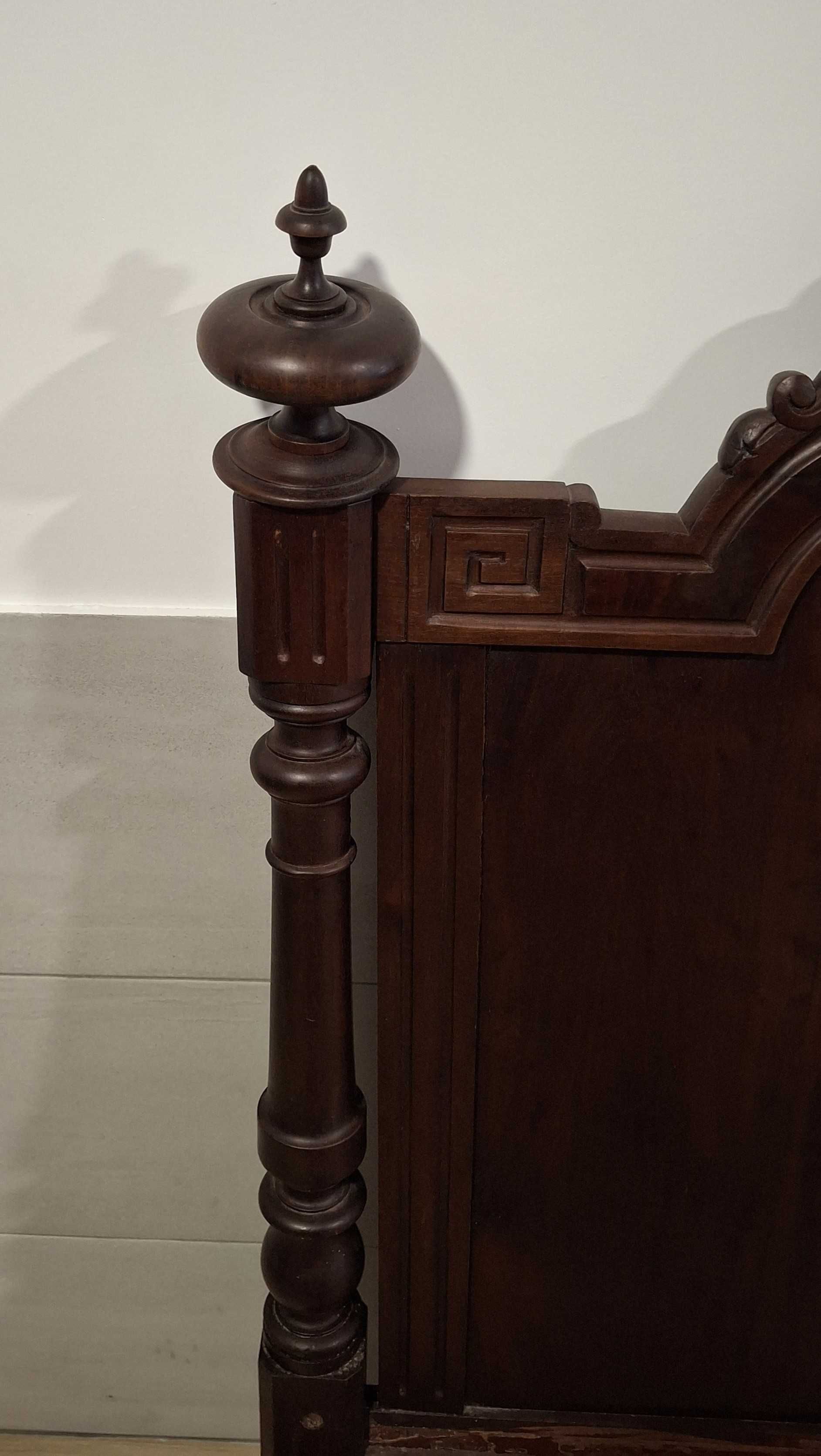 Cama solteiro estilo D. Maria