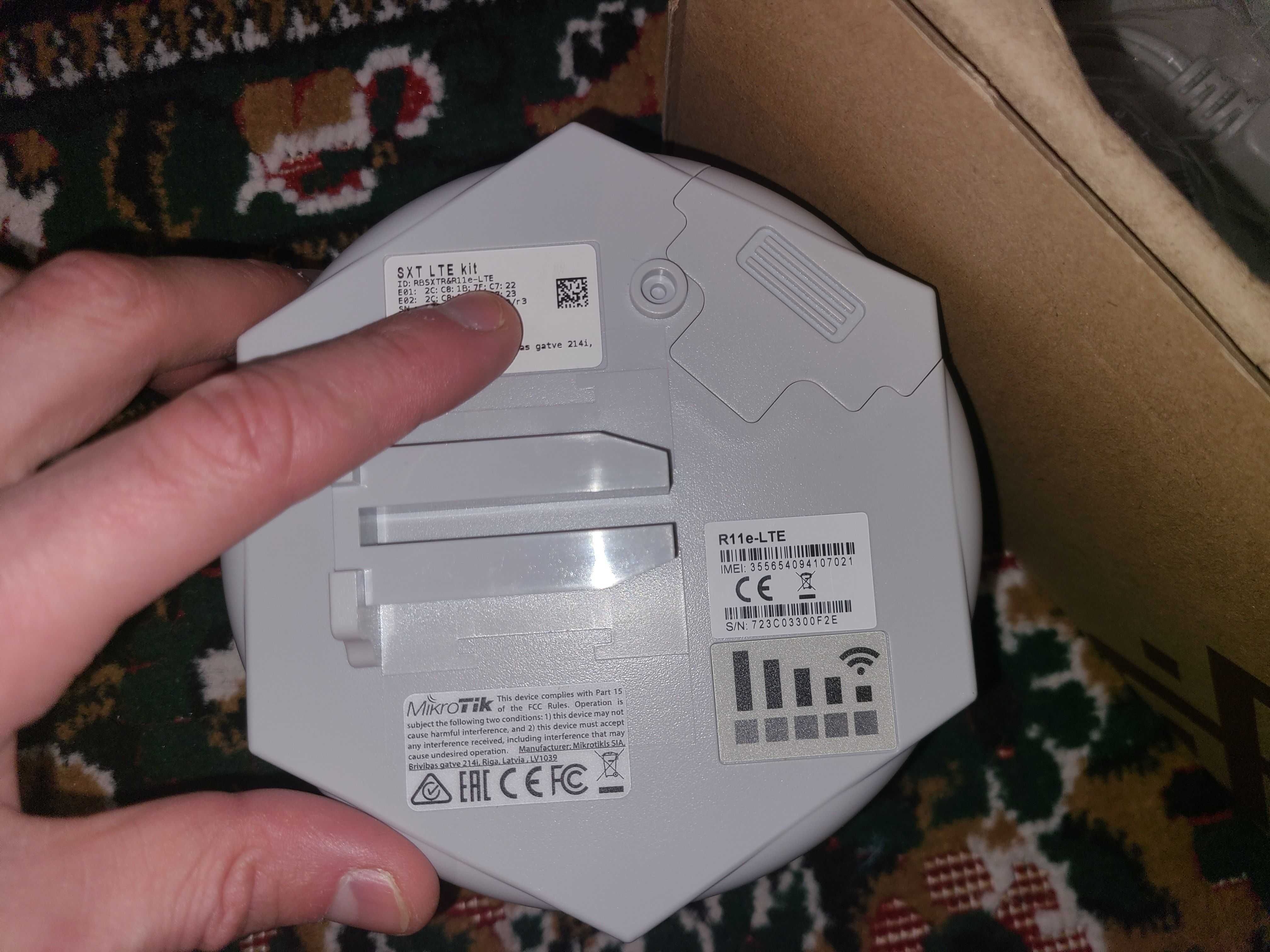 Точка доступу Mikrotik SXT LTE Kit (RBSXTR&R11e-LTE)