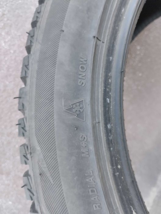 Opony zimowe Bridgstone Blizzak 235/45/18 2szt.