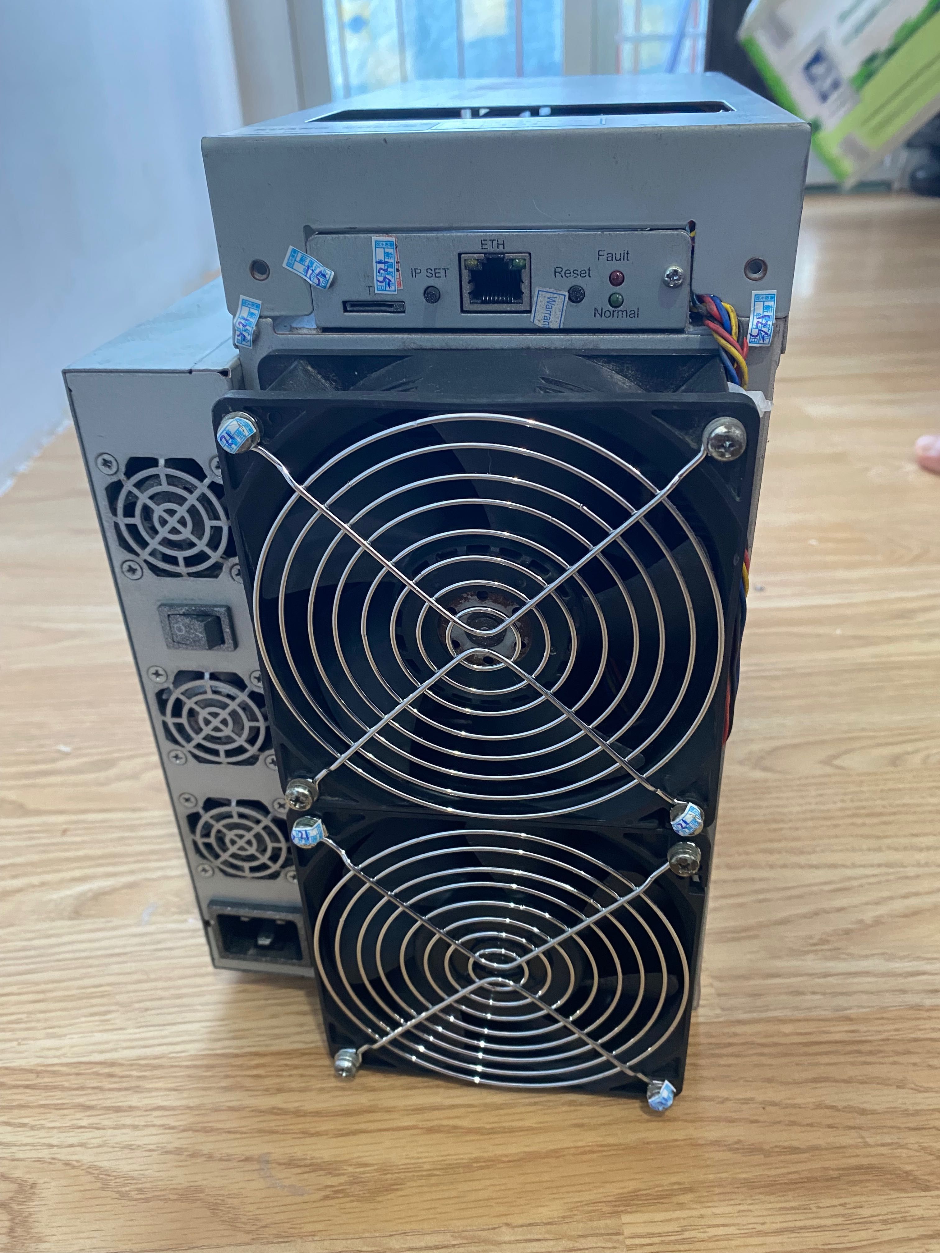 ASIC bitcoin miner