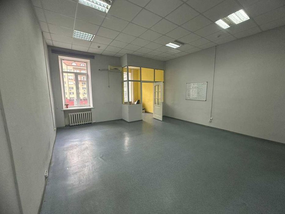 Офіс в центрі міста, 39,8 кв.м по вул. Гоголя 15 БЕЗ КОМІСІЇ