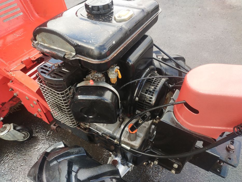 Zamiatarka spalinowa