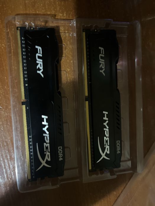 Оперативна память 4 плашки по 4