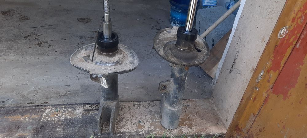 Амортизатор стійка Пежо 3008 5008