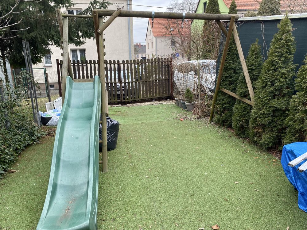 Huśtawka ze zjeżdżalnia plac zabaw