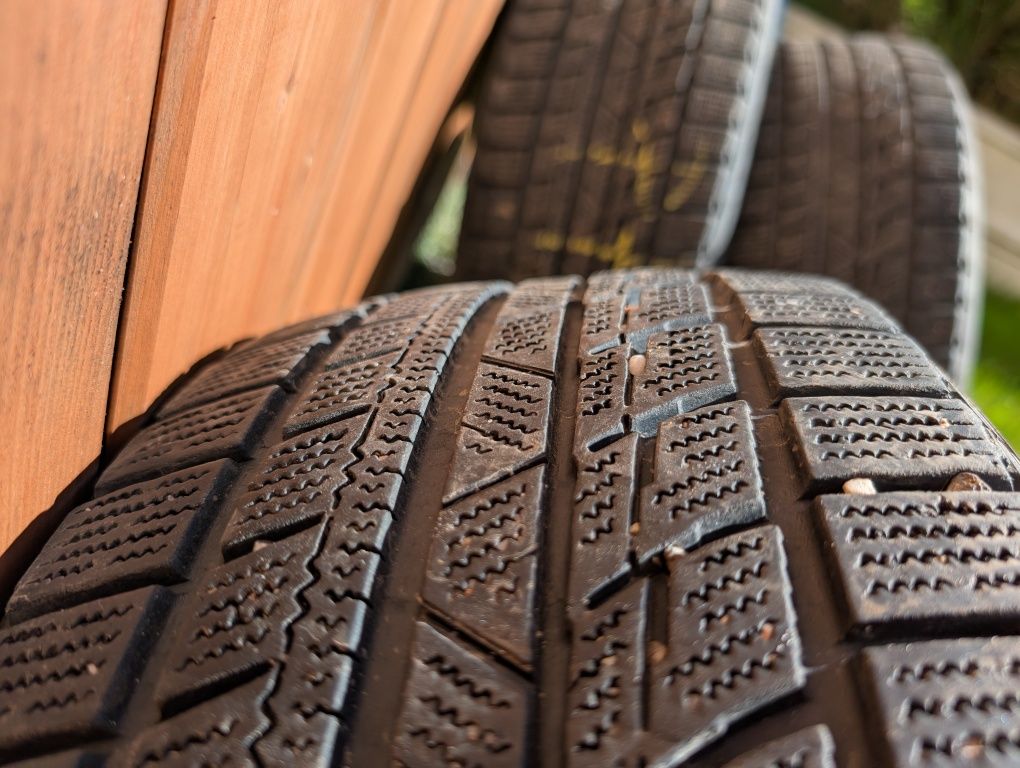 Opony zimowe Firemax FM805+ 205/55 R16