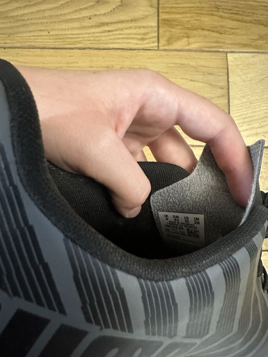 Оригінальні кросівки PUMA RAPIDO III IT (Indoor)