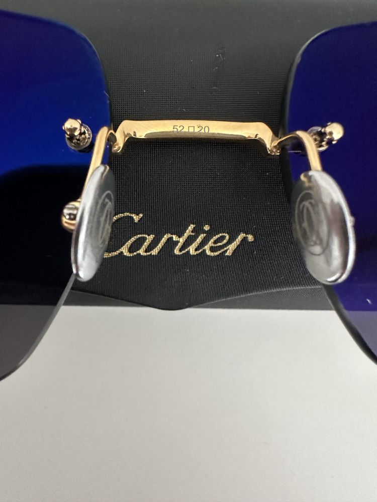 Сонцезахвсні окуляри Cartier