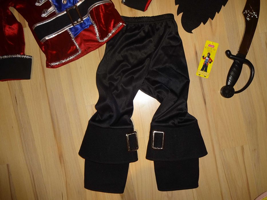 CARNIVAL kostium przebranie Pirata na bal + szabla / miecz 3-4 lata
