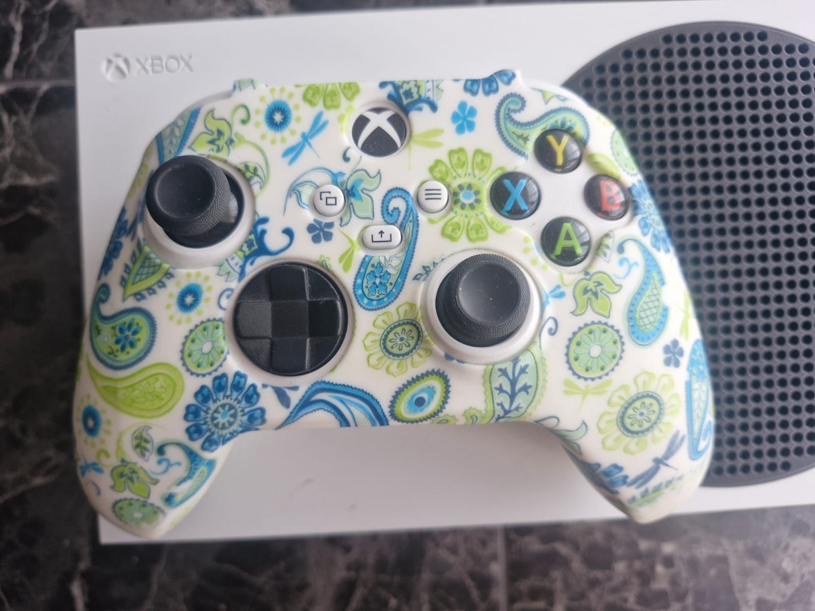 Продам Xbox Series S