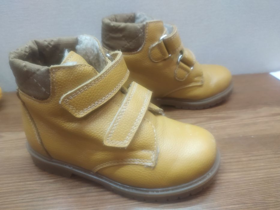 Продам зимові шкіряні чобітки  28 розмір