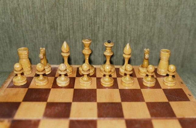 деревянные шахматы, доска 32см