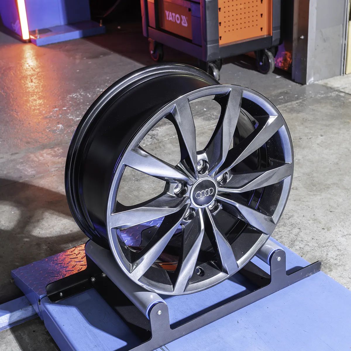 NOWE ORYGINALNE Felgi 17" Audi A3 A4 A6 Q2 Q3 TT