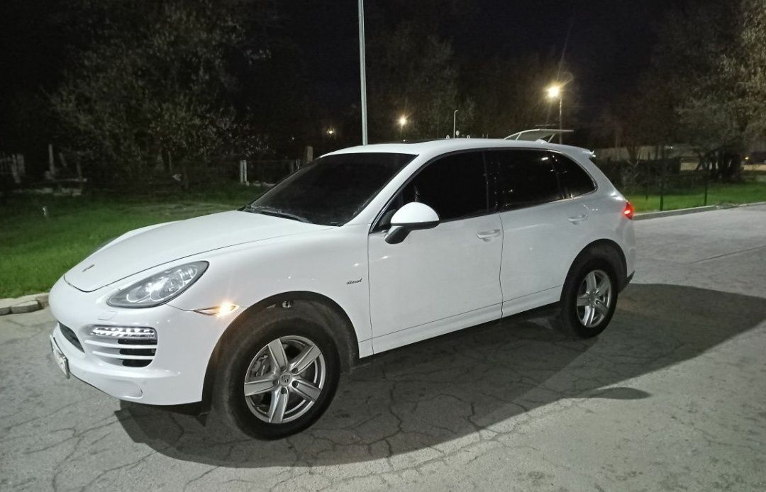 Продам Porshe Cayenne 3л ,Дизель 2013 г