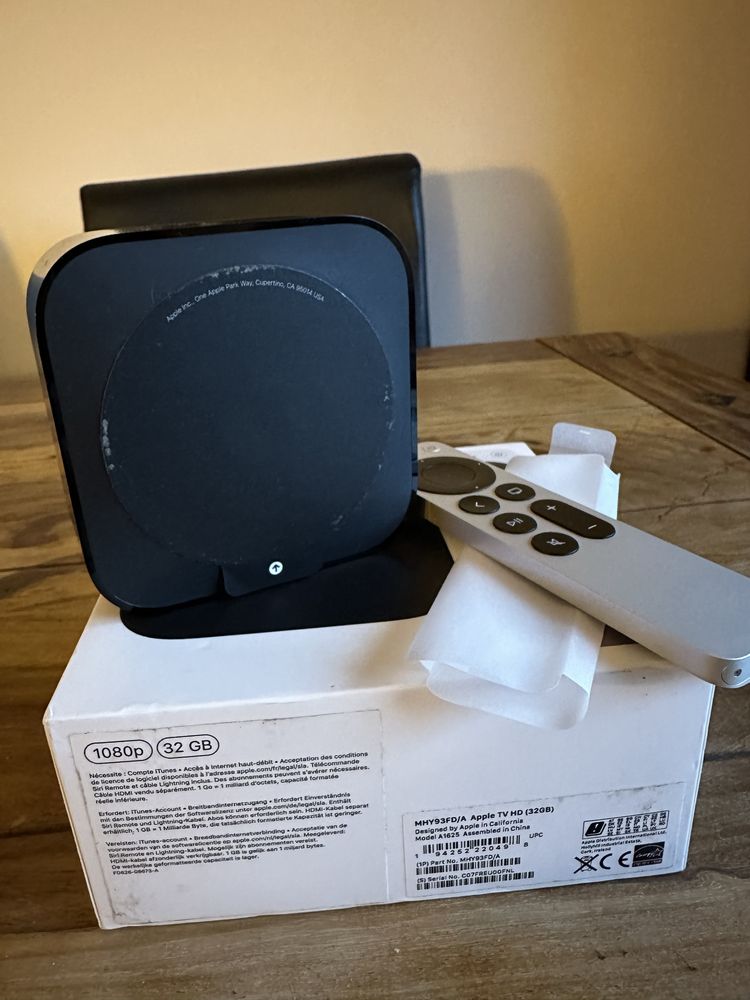 Idealny odtwarzacz multimedialny APPLE TV A1625 32GB nowy pilot