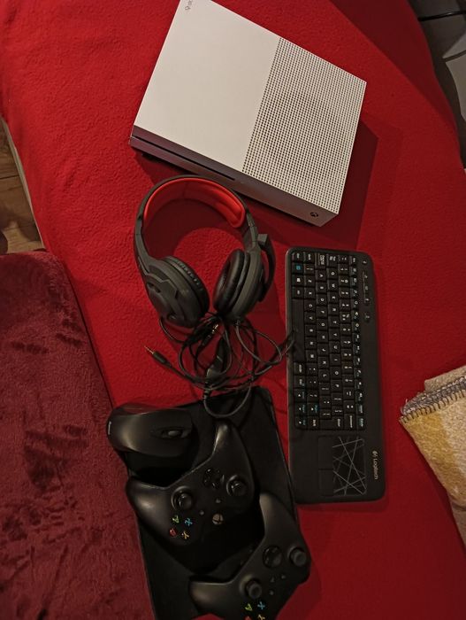 Xbox one s 1000gb nowy dysk nowa pasta plus dodatki okazja