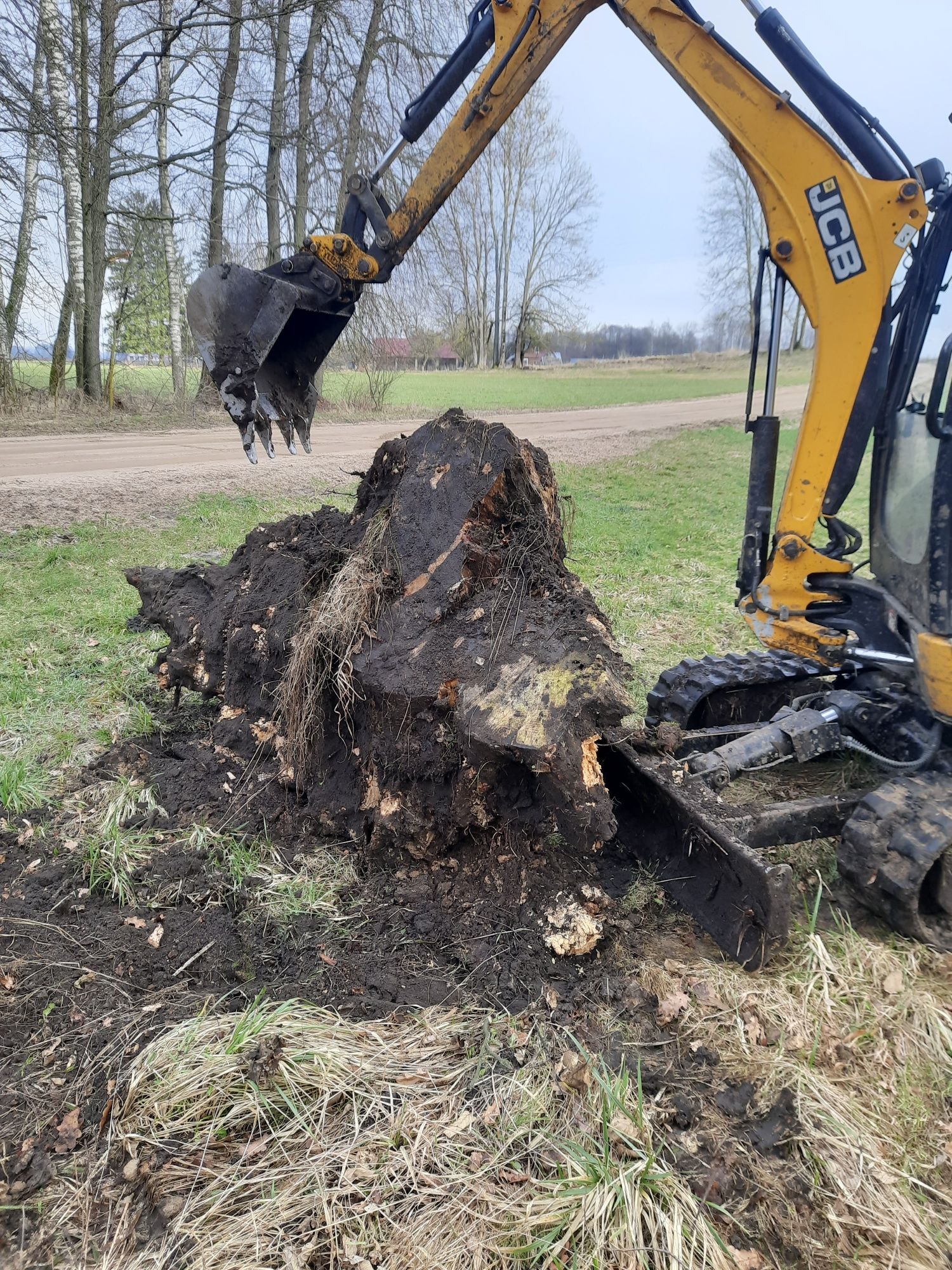 Usługi Minikoparką cat jcb,młot,wiertnica,łyżka kablowa