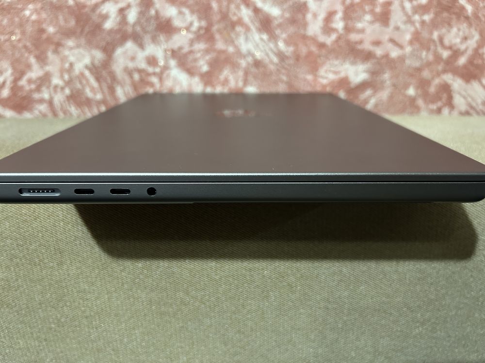 MacBook Pro 14 2021 на M1 pro 16/512 100% батарейка