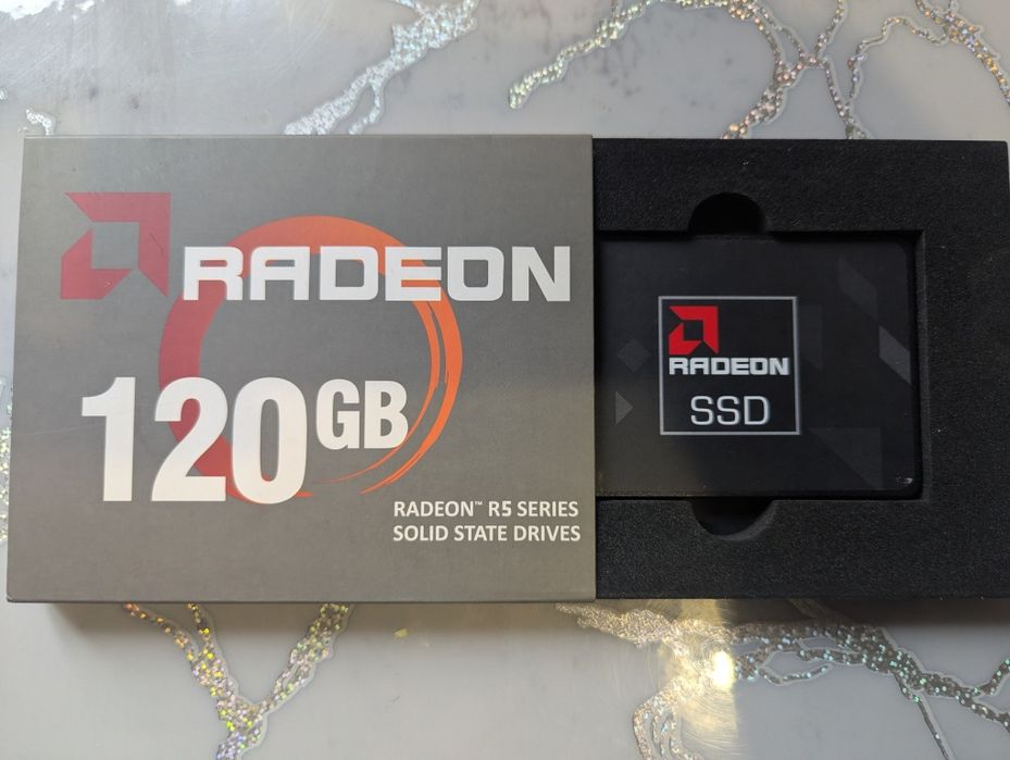 SSD накопитель Radeon