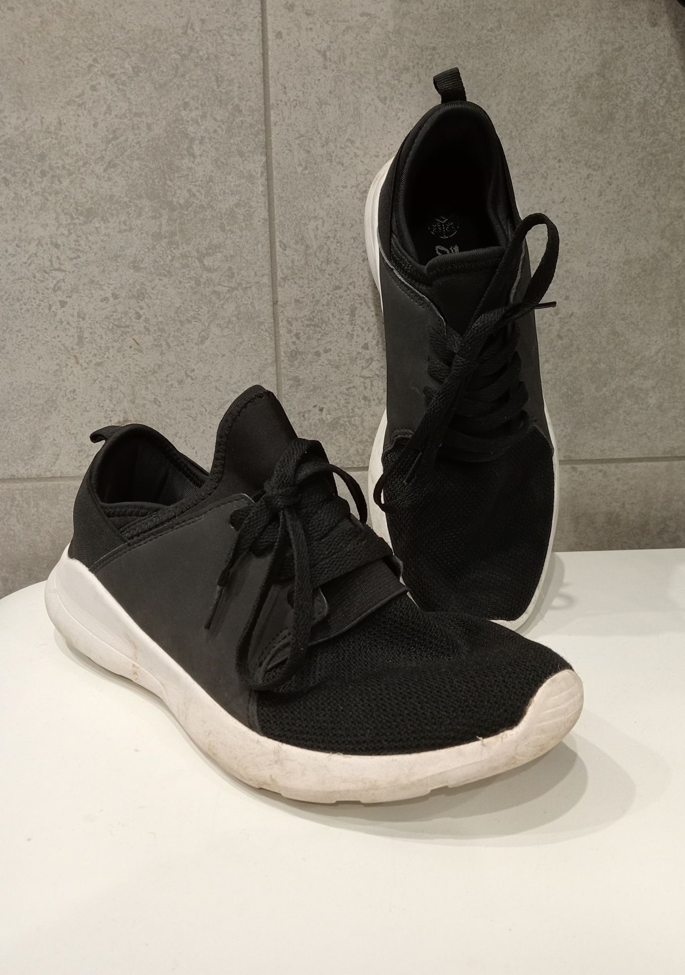 Adidasy firmy cirit rozmiar 40 (ale myślę że 39)