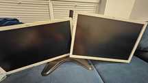 ZESTAW MONITORÓW Fujitsu B24T-7 24" i Fujitsu B24W-6 24" z uchwytem Pń