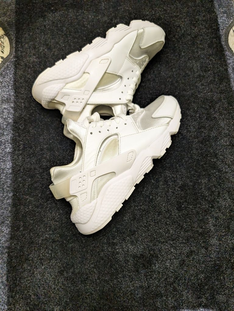 Кросівки Nike air huarache 40-41р. 26см оригінал відмінний стан