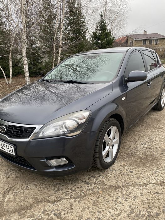 Продаю автомобіль KIA ceed