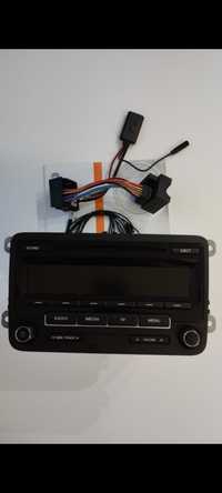 Radio samochodowe VW RCD310 z Bluetooth AUX i zestawem głośnomówiącym.