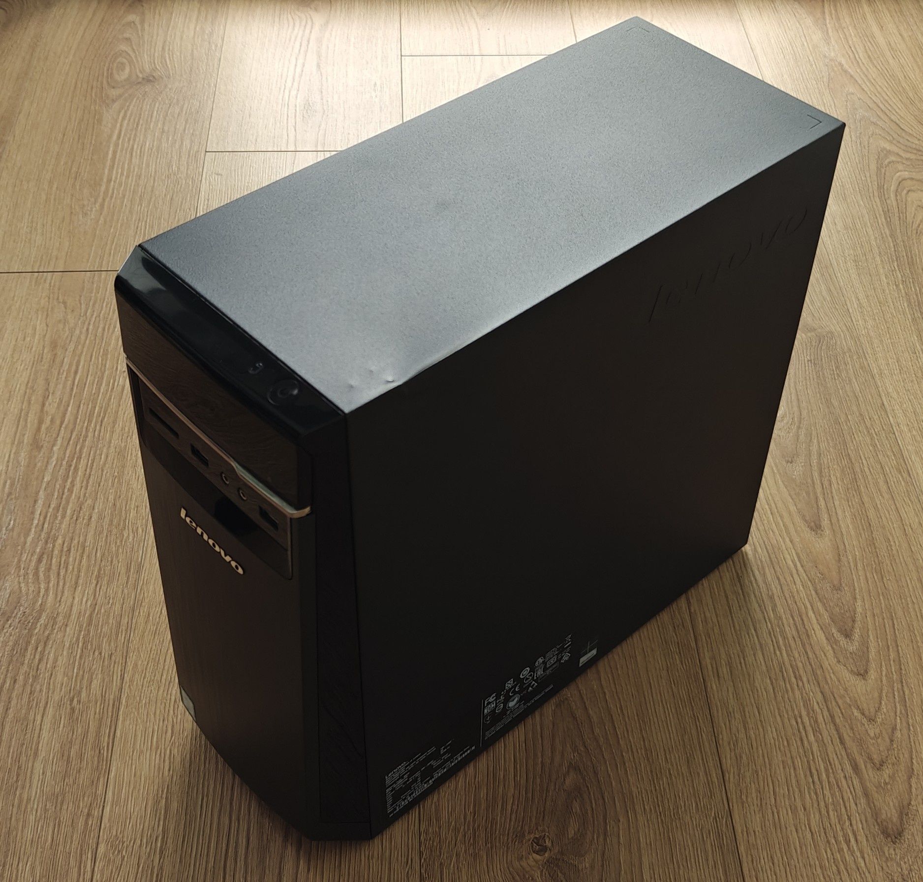 Komputer stacjonarny Lenovo i5/16GB-DDR4/512 SSD
