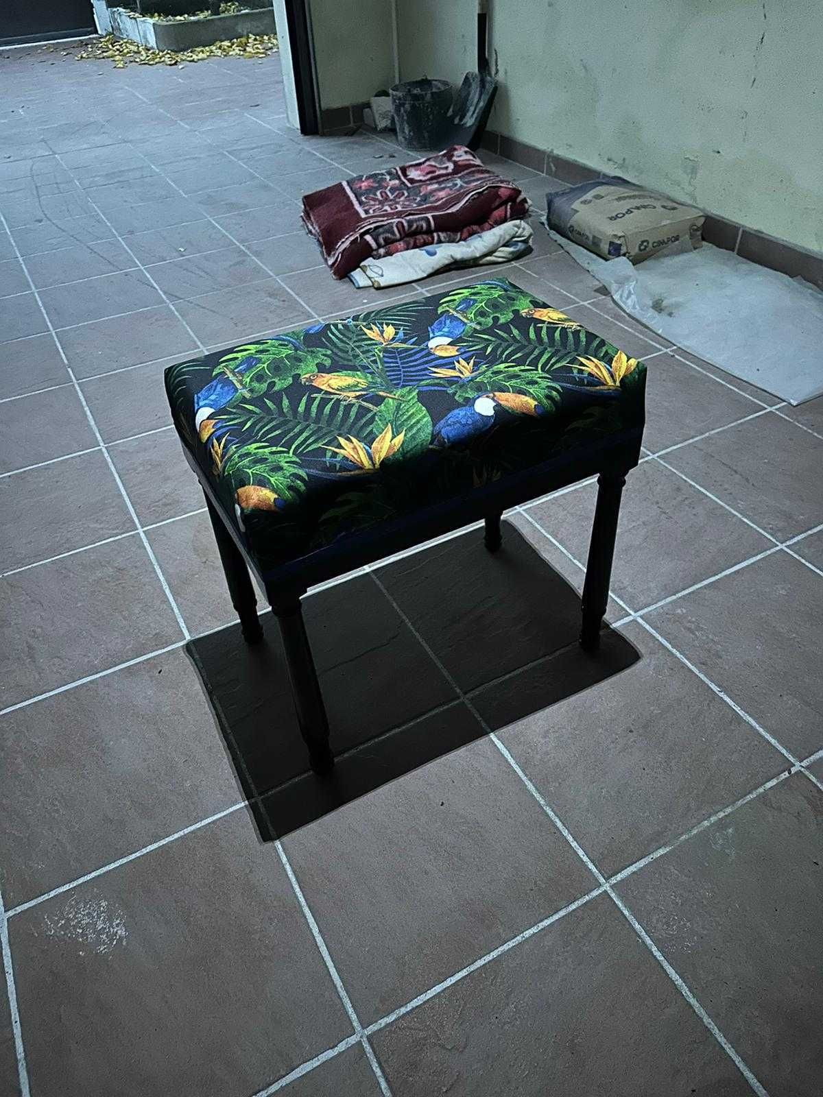 Banqueta em mogno